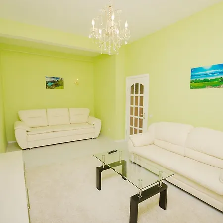 Molnar Apartments Nezavisimosti 40